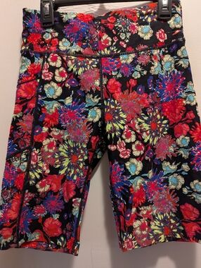 Calvin Klein Women's Small Black And Floral Yoga Cycling Stretch 9 Inch Shorts